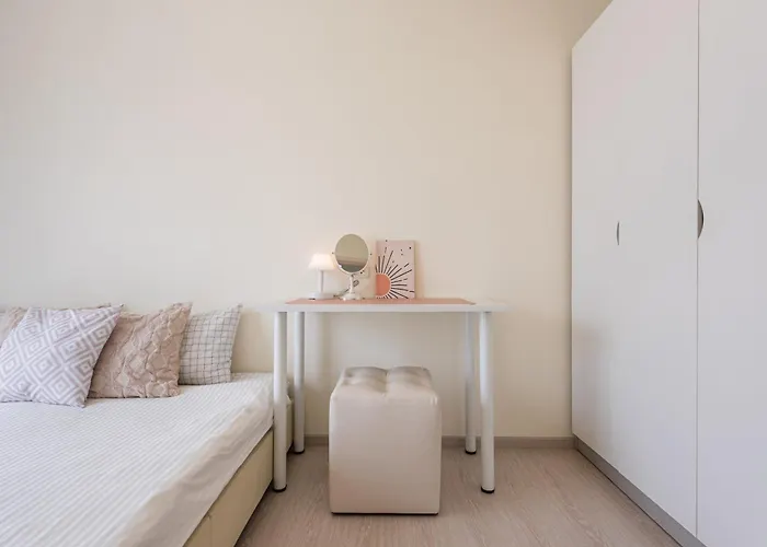2br, 6 Mins Walk Bts Wuttakat Bangkok