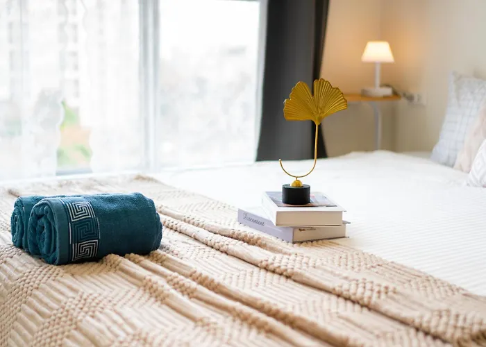 Apartment 2br, 6 Mins Walk Bts Wuttakat Bangkok