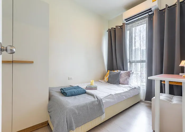 2br, 6 Mins Walk Bts Wuttakat Apartment